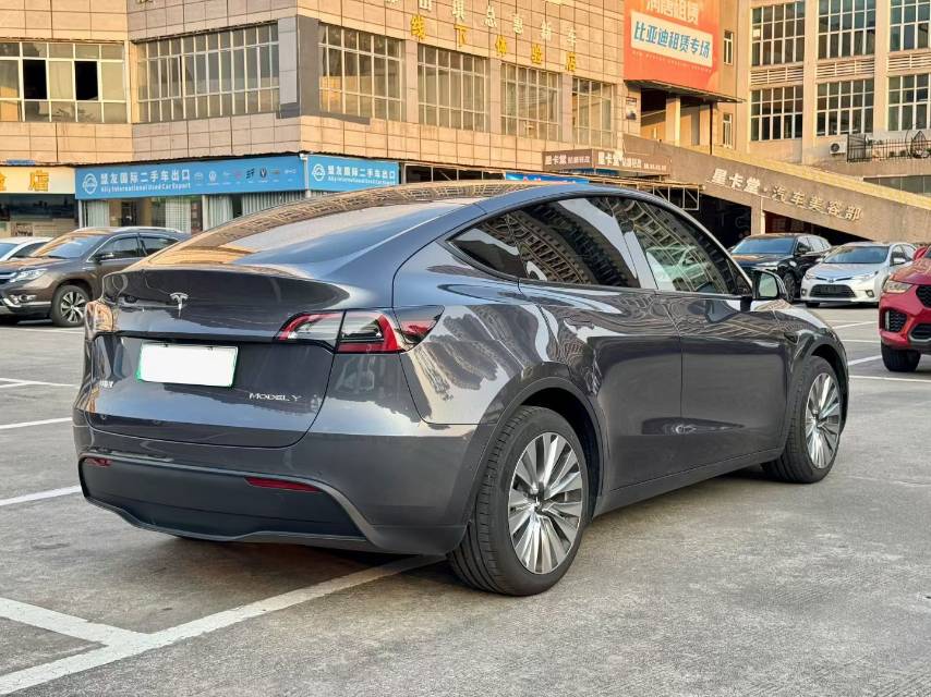 Tesla Model Y 2022 #3 Tesla Model Y 2022 car image #3