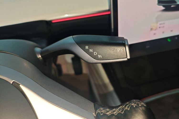 Tesla Model Y 2022 #18 Tesla Model Y 2022 car image #18