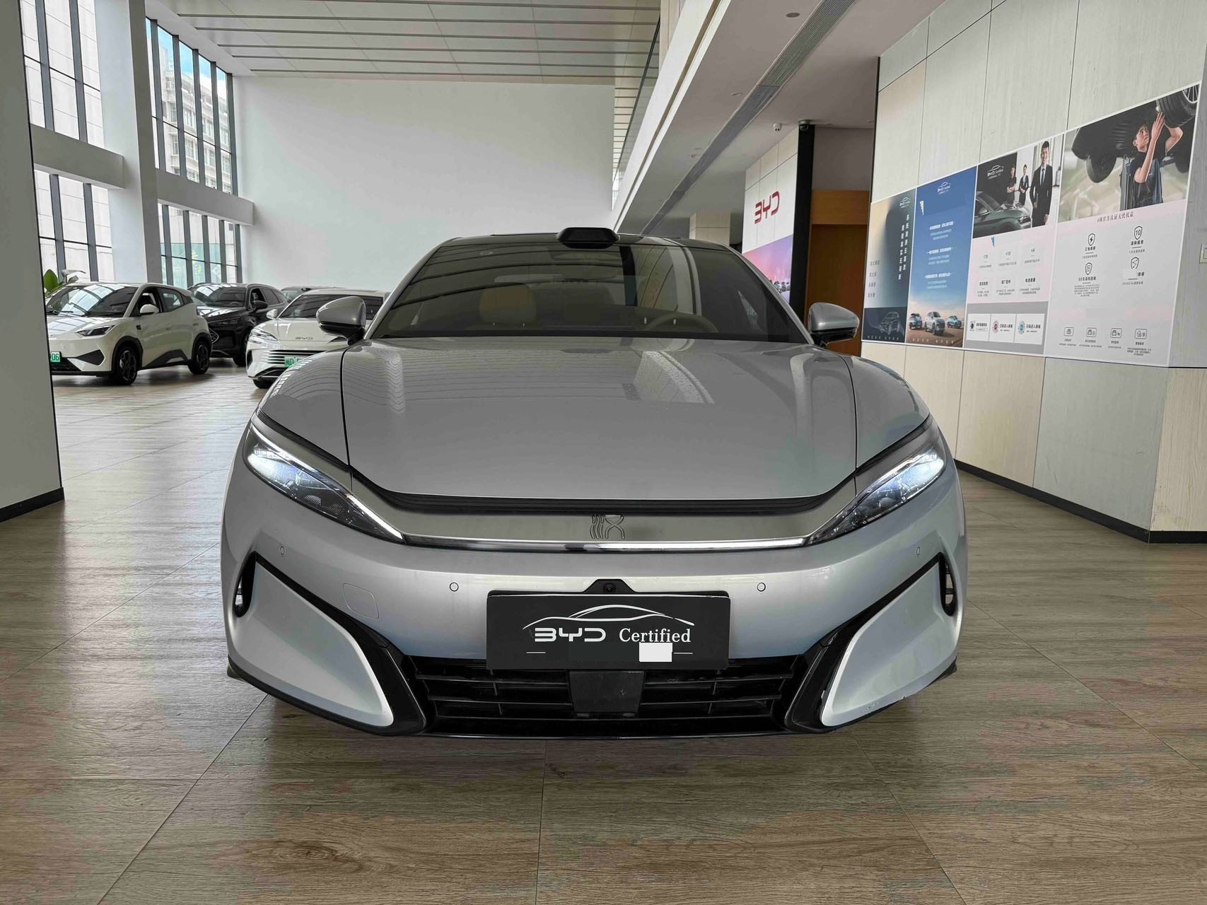 BYD HanL 2025 car image #2