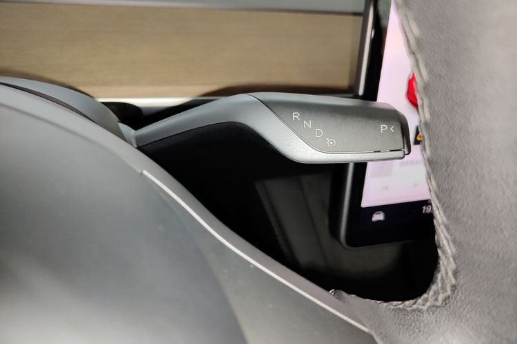 Tesla Model 3 2021 car image #14