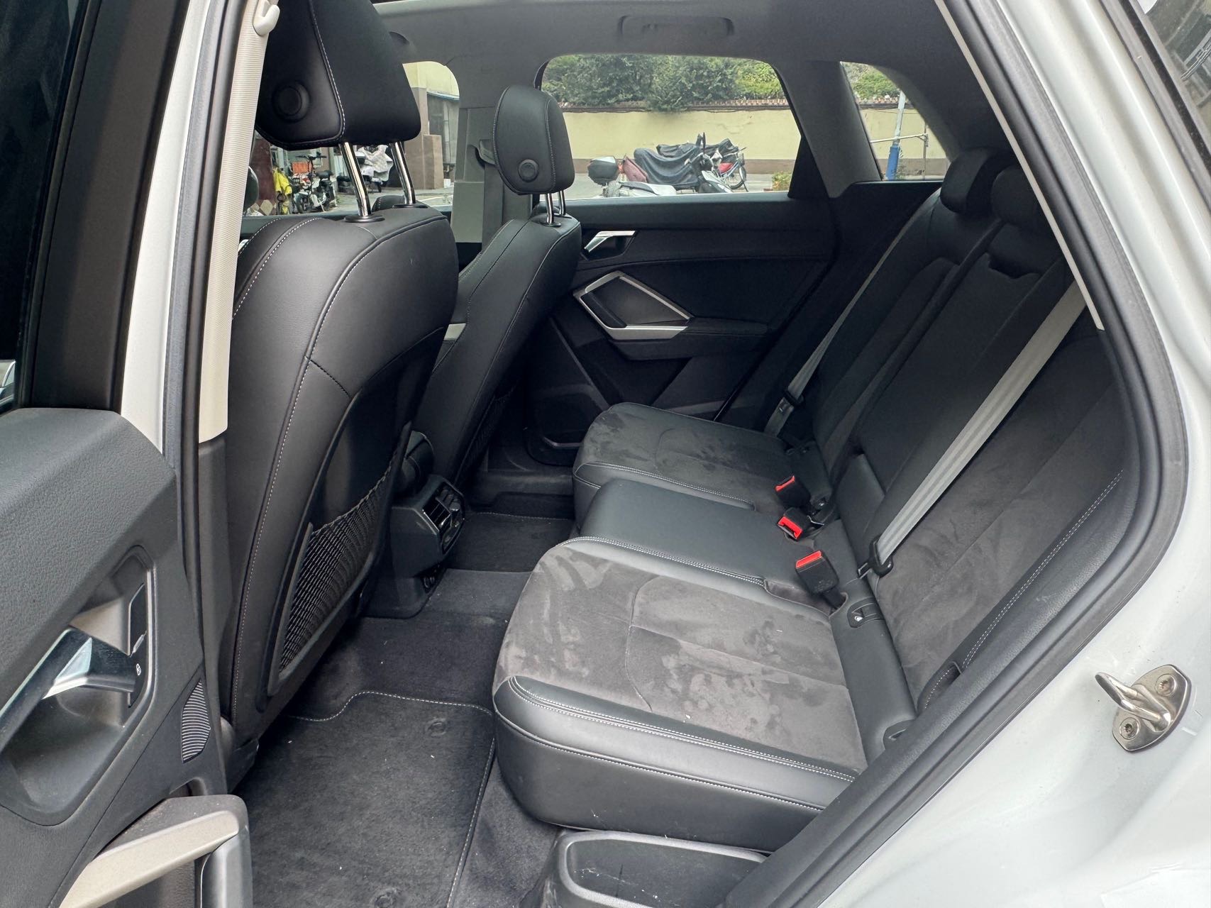 Audi Q3 2023 car image #6