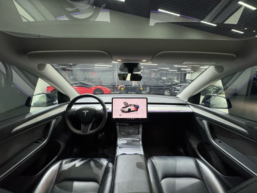 Tesla Model Y 2024 #4 Tesla Model Y 2024 car image #4