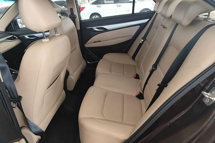 GEELY Emgrand 2018 #17 GEELY Emgrand 2018 car image #17