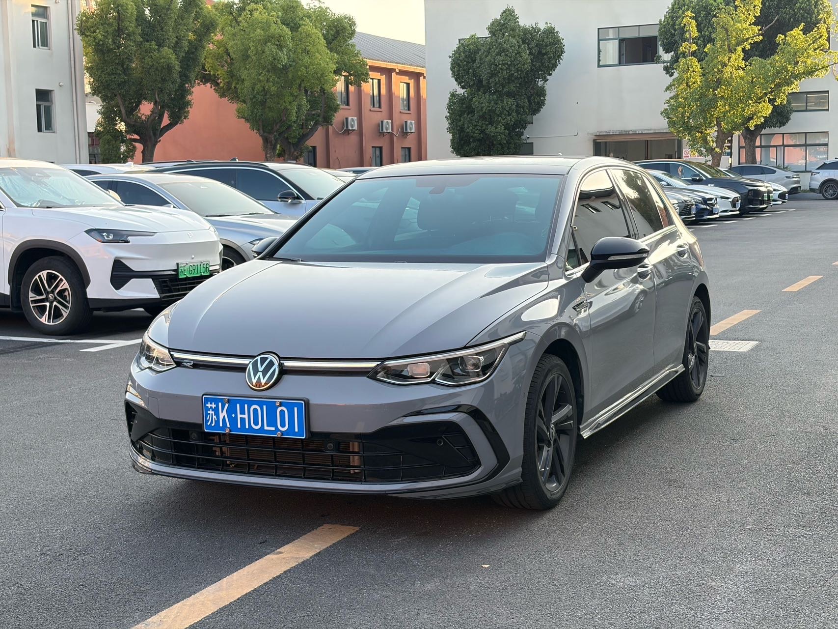 Volkswagen Golf 2024 car image 