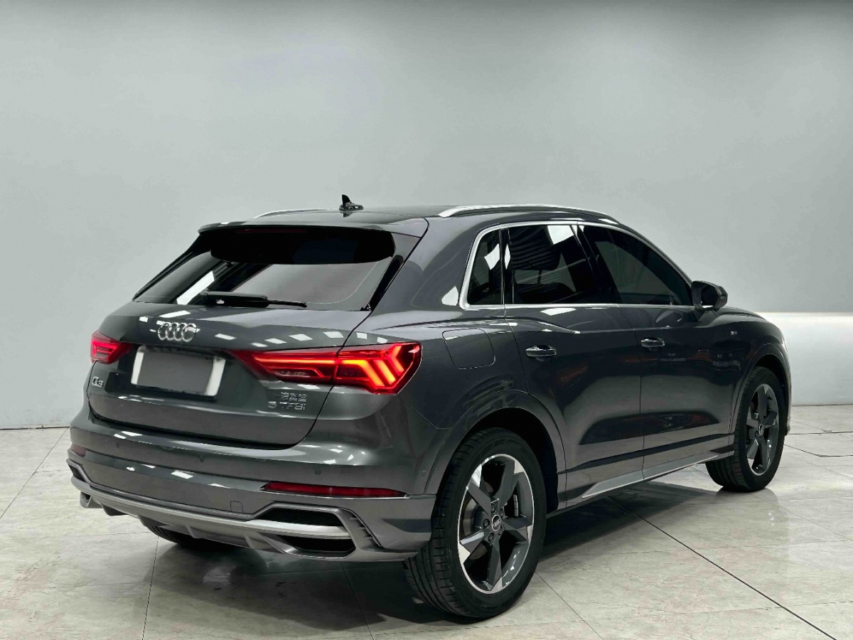 Audi Q3 2022 car image #6