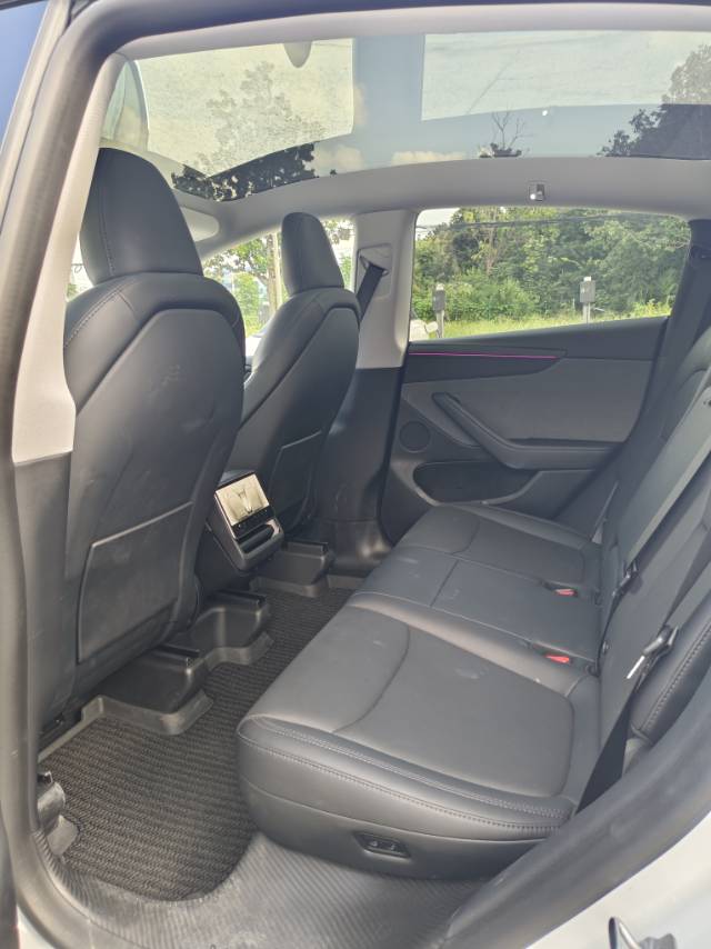 Tesla Model Y 2025 #7 Tesla Model Y 2025 car image #7