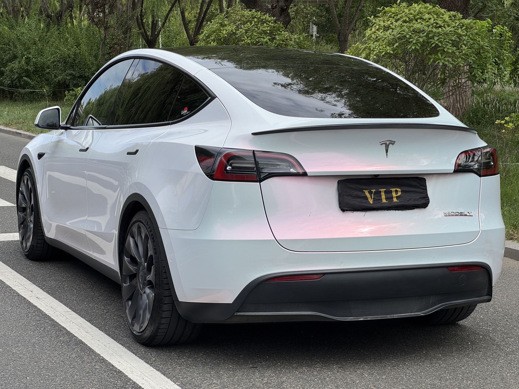 Tesla Model Y 2022 car image #9