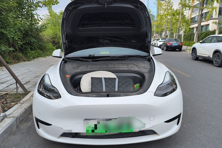 Tesla Model Y 2022 #18 Tesla Model Y 2022 car image #18