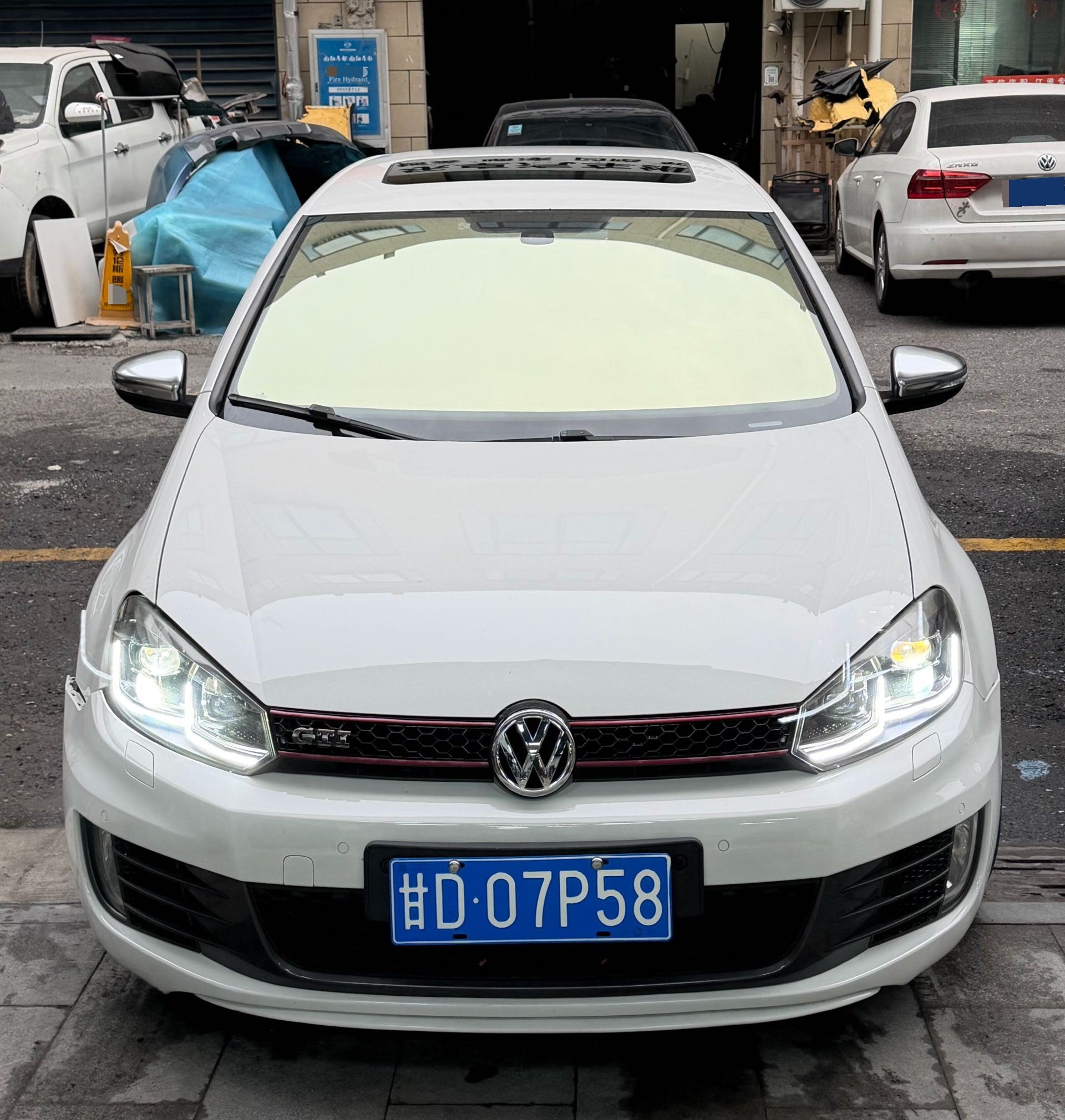 Volkswagen GolfGTI 2012 immagine di auto #5