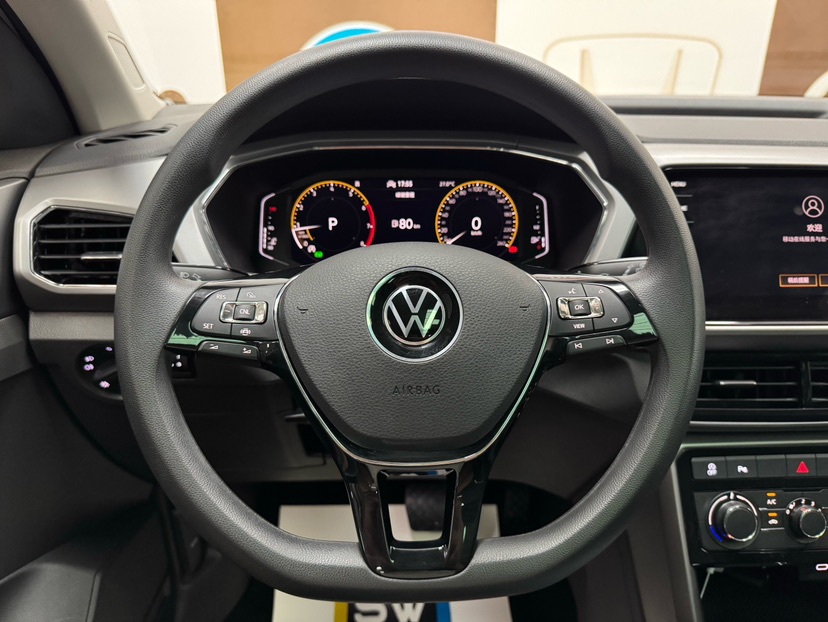 Volkswagen T-Cross 2022 car image #11