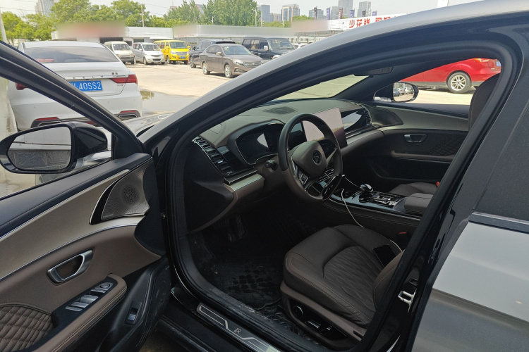 BYD Han 2023 car image #18