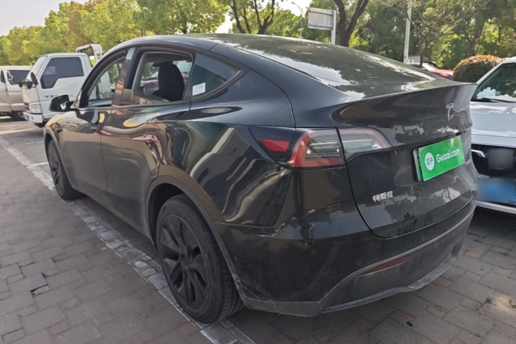Tesla Model Y 2023 #7 Tesla Model Y 2023 car image #7