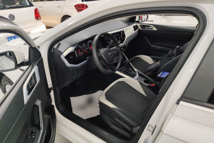 Volkswagen Polo 2020 car image #16