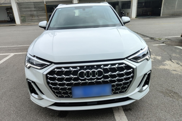 Audi Q3 2024 #3 Audi Q3 2024 car image #3