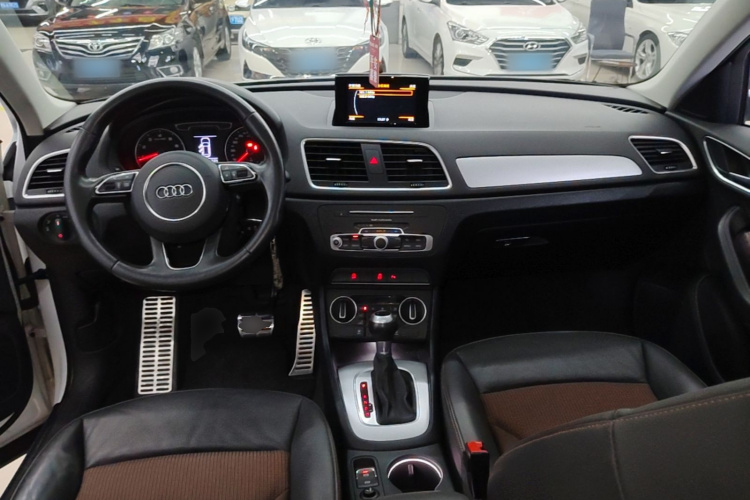 Audi Q3 2018 #11 Audi Q3 2018 car image #11
