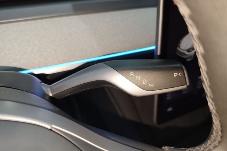 Tesla Model Y 2024 #18 Tesla Model Y 2024 car image #18