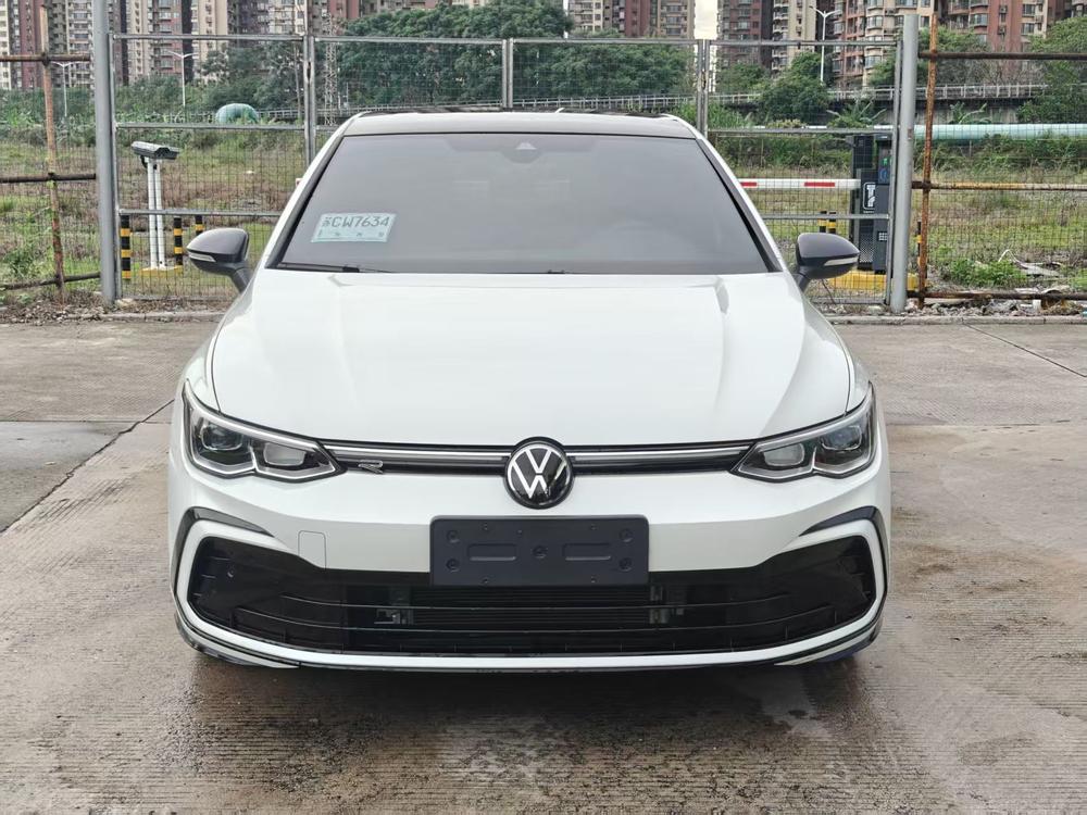 Volkswagen Golf 2024 car image #2
