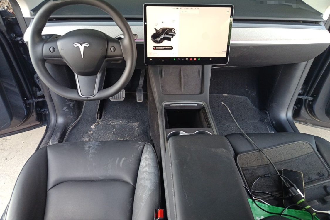Tesla Model Y 2024 car image #23