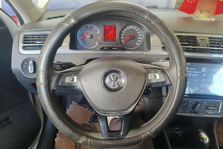 Volkswagen Santana 2017 car image #11