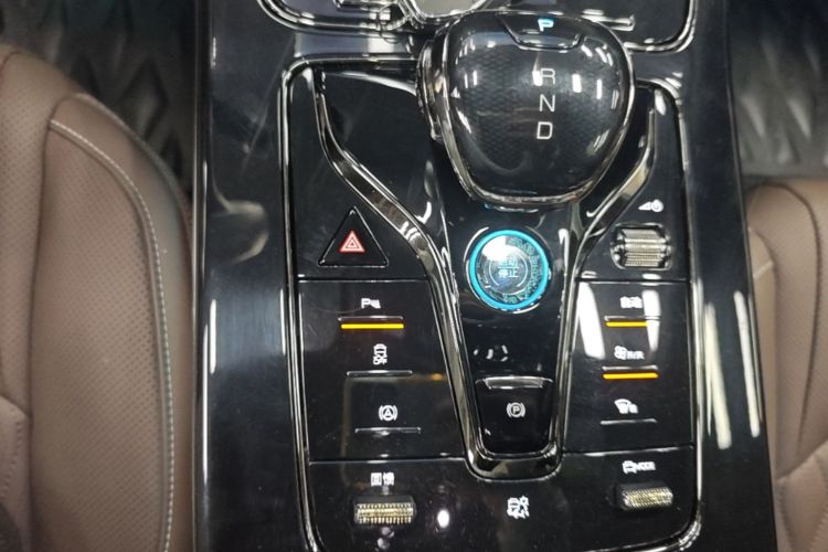 BYD Han 2023 car image #18