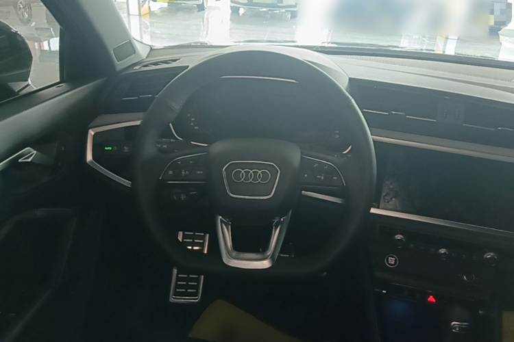 Audi Q3 2024 #15 Audi Q3 2024 car image #15