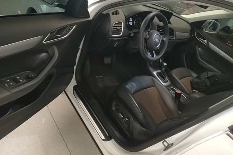 Audi Q3 2018 #12 Audi Q3 2018 car image #12