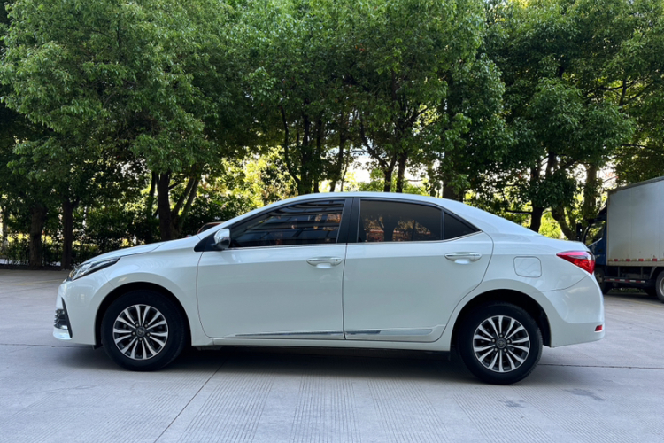 Toyota Corolla 2017 car image #8