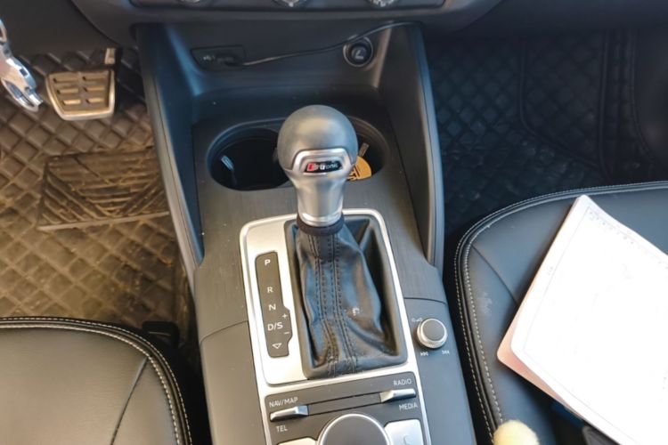 Audi A3 2019 immagine di auto #14