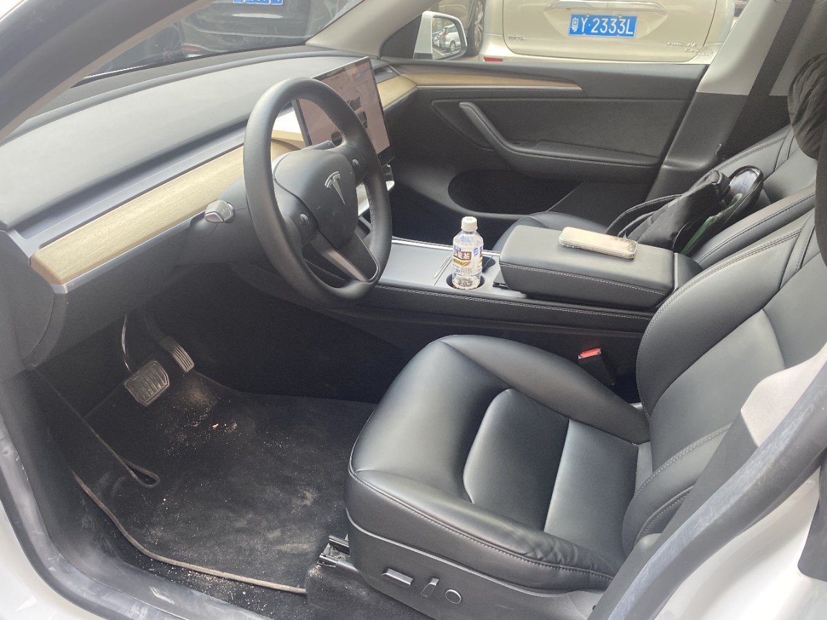 Tesla Model Y 2023 #4 Tesla Model Y 2023 car image #4