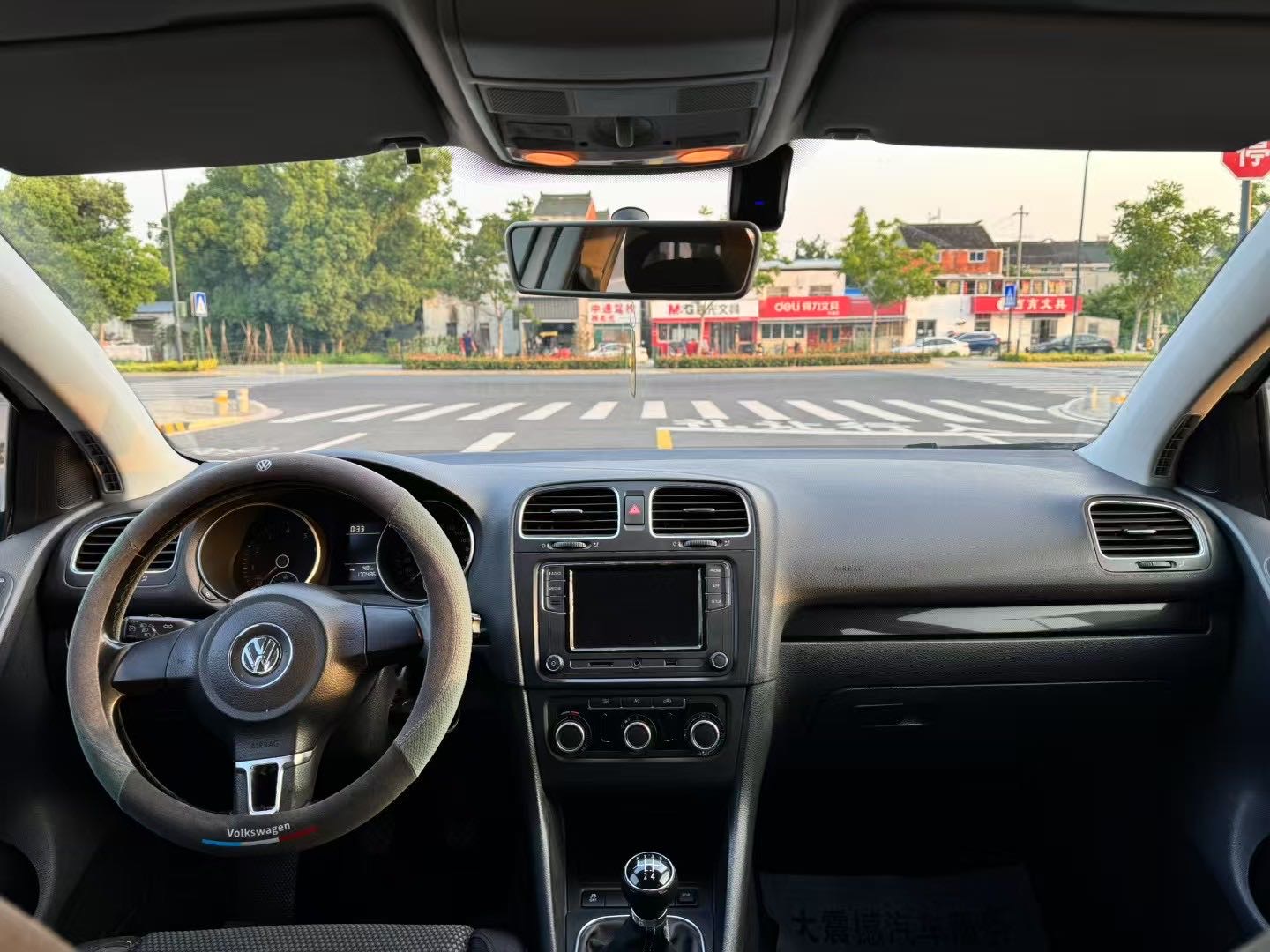 Volkswagen Golf 2012 car image #4