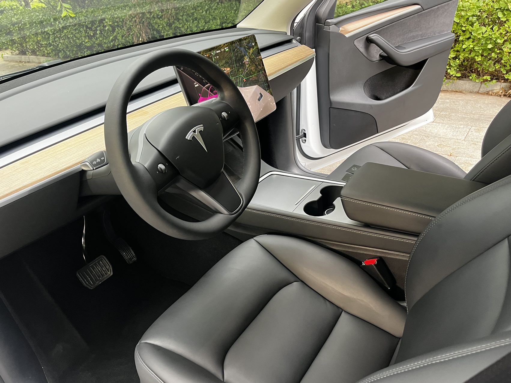 Tesla Model Y 2021 #10 Tesla Model Y 2021 car image #10