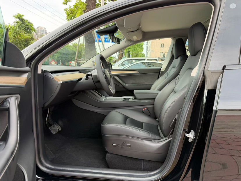 Tesla Model Y 2022 #6 Tesla Model Y 2022 car image #6