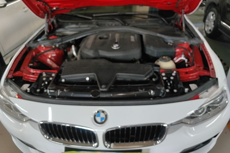 BMW 3 Series 2018 #20 BMW 3 Series 2018 صورة سيارة #20