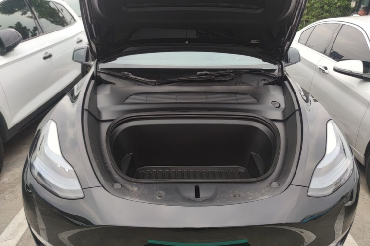 Tesla Model Y 2023 #20 Tesla Model Y 2023 car image #20