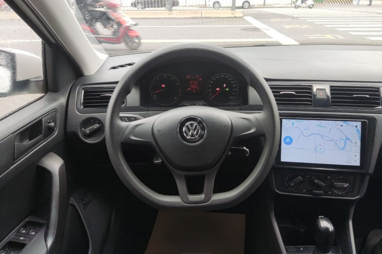 Volkswagen Santana 2019 imagen de coche #11