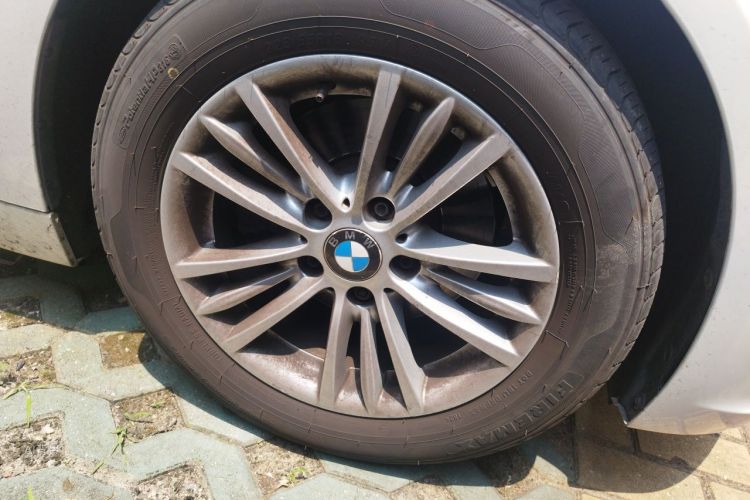 BMW 3 Series 2017 #9 BMW 3 Series 2017 car image #9