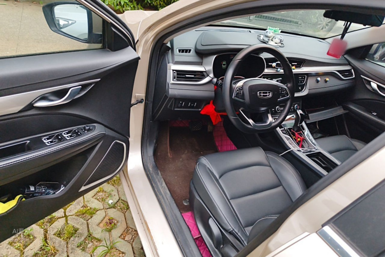 GEELY Emgrand 2020 #18 GEELY Emgrand 2020 car image #18