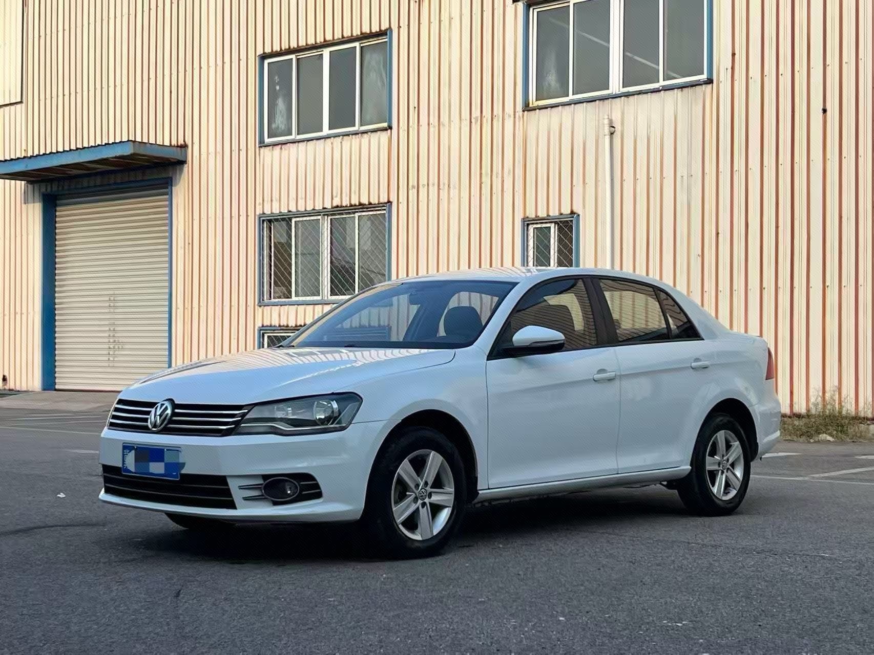Volkswagen Bora 2014 car image 