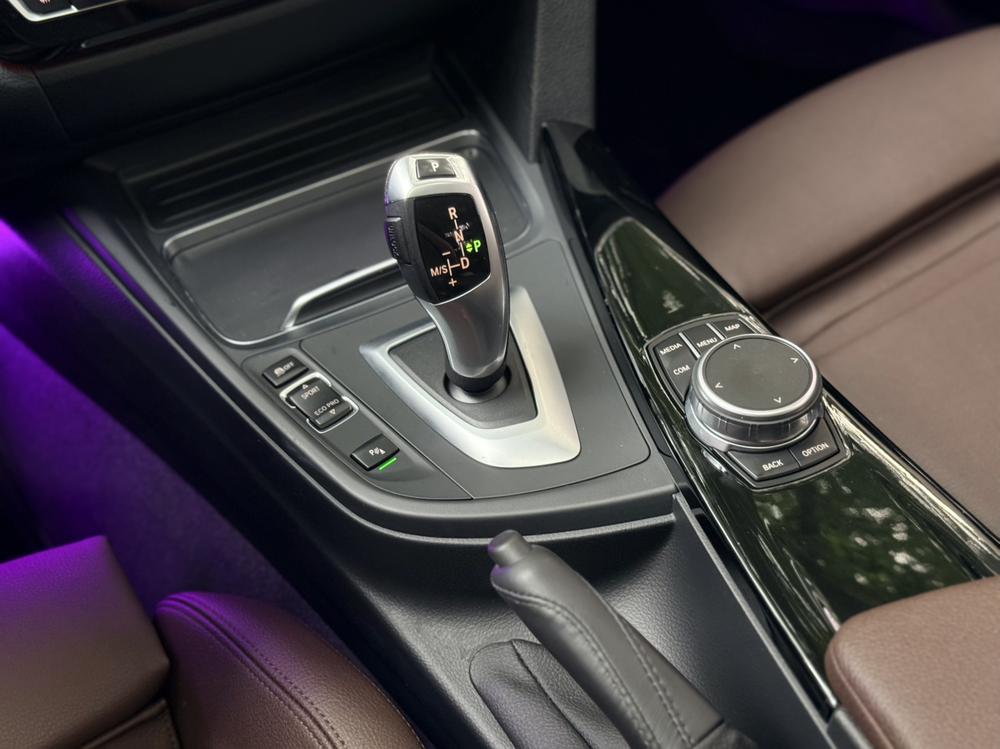BMW 3 Series 2019 #18 BMW 3 Series 2019 car image #18