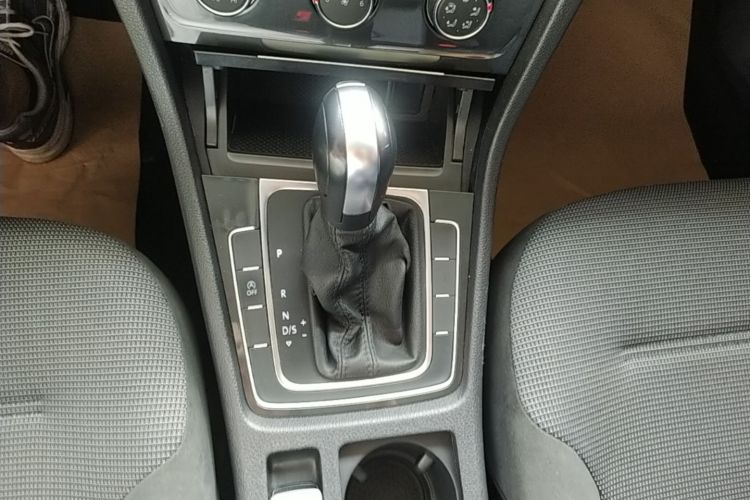 Volkswagen Golf 2019 #14 Volkswagen Golf 2019 car image #14