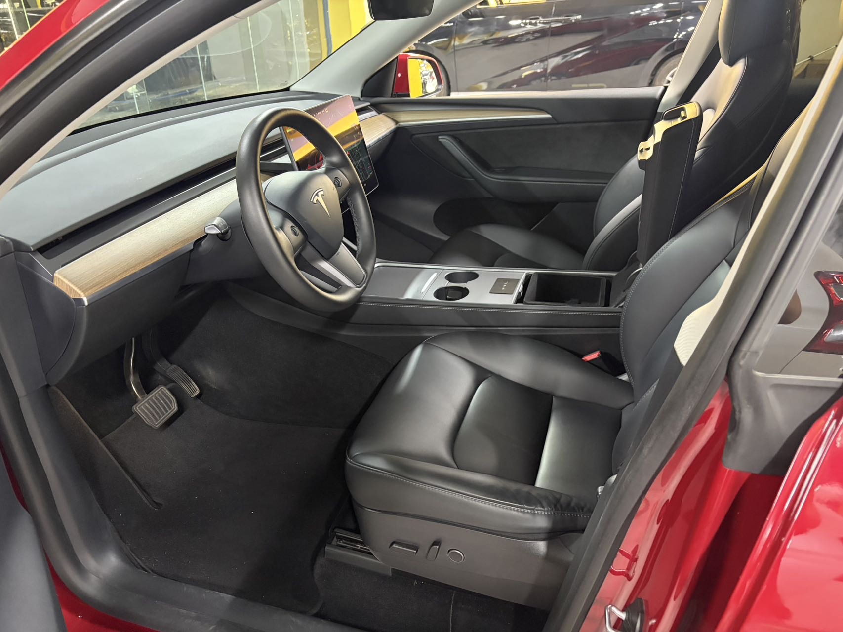 Tesla Model Y 2022 #4 Tesla Model Y 2022 car image #4