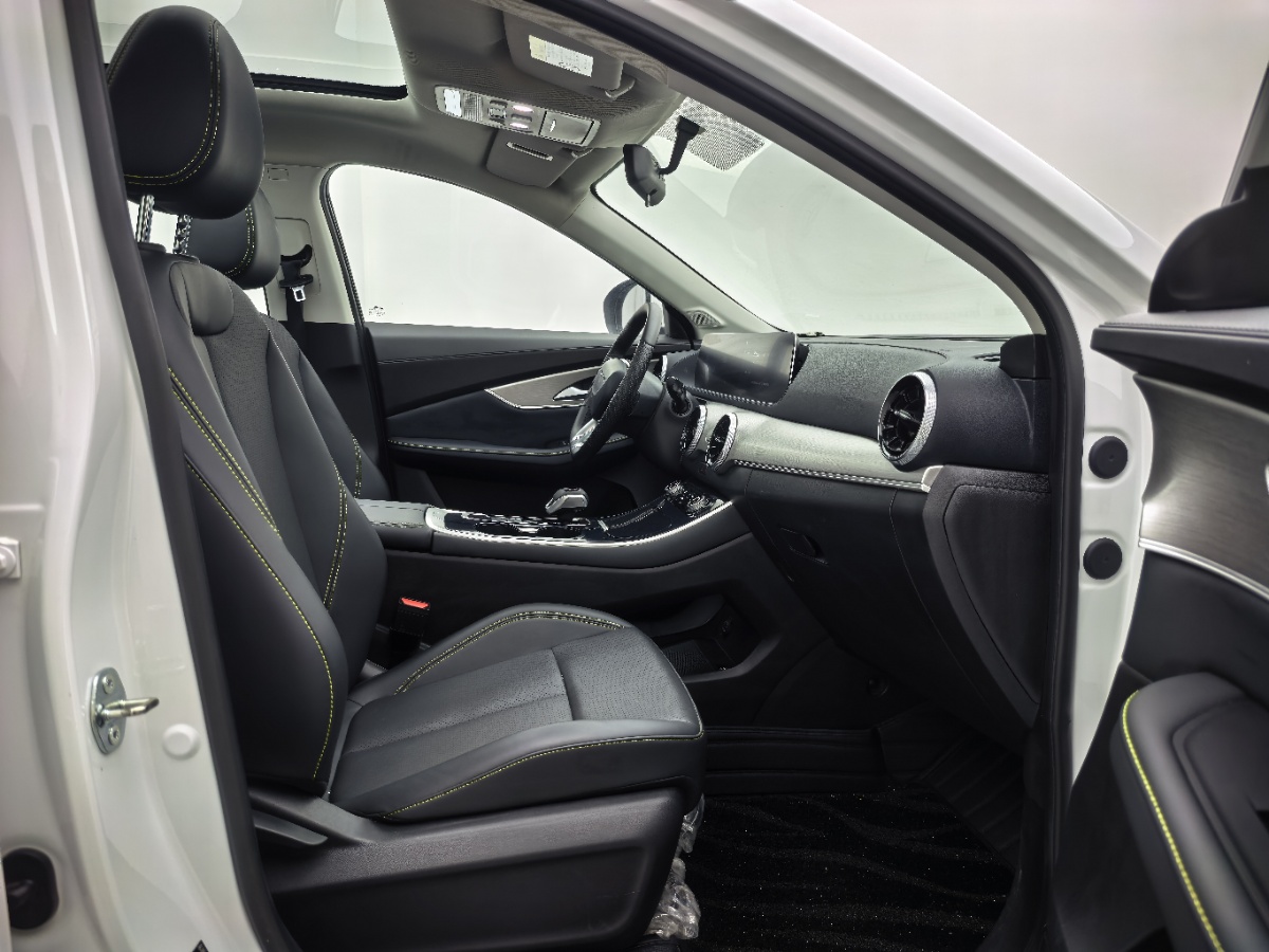 Forthing T5 EVO 2024 car image #9