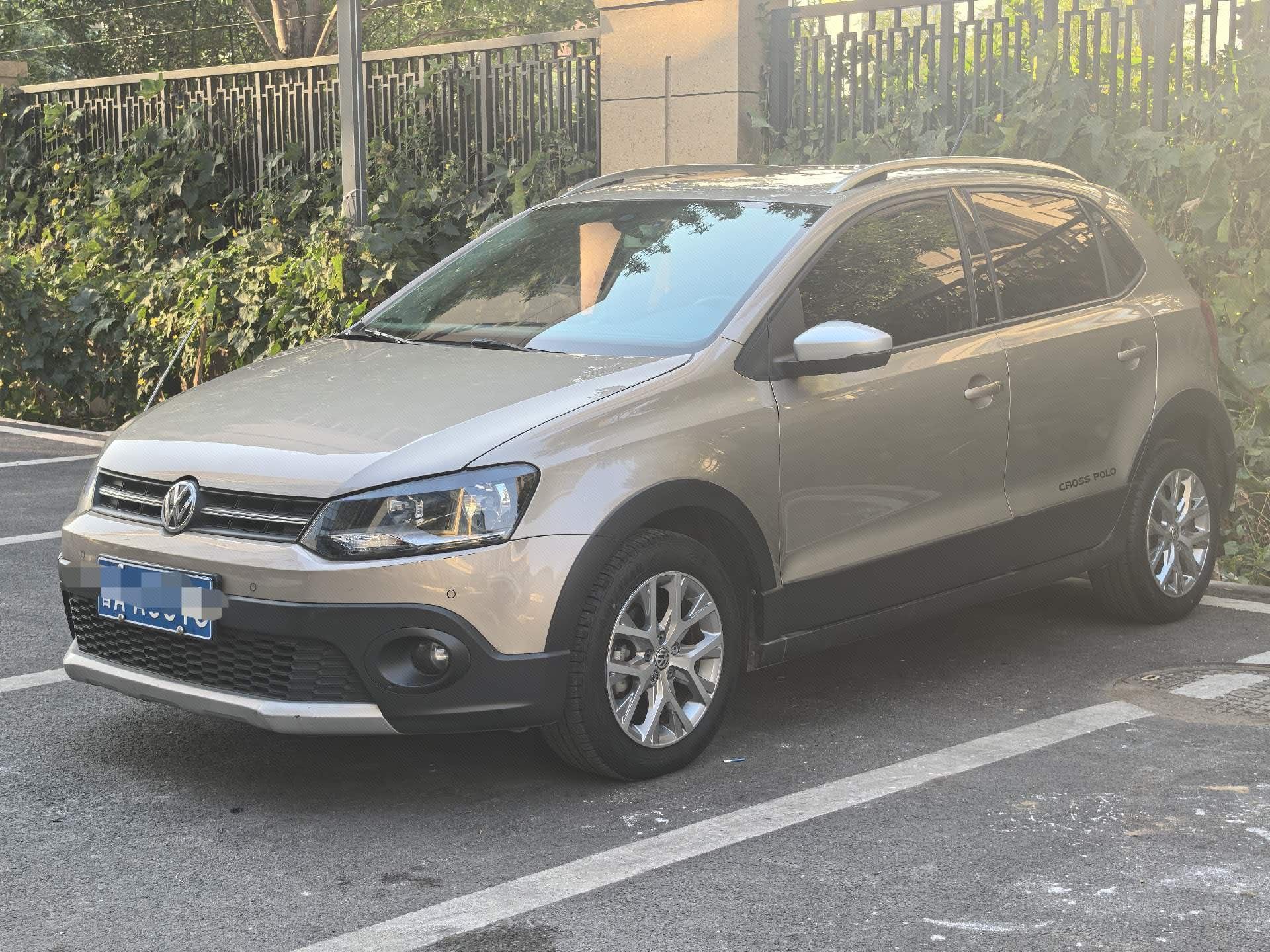 Volkswagen Polo 2015 Volkswagen Polo 2015 car image