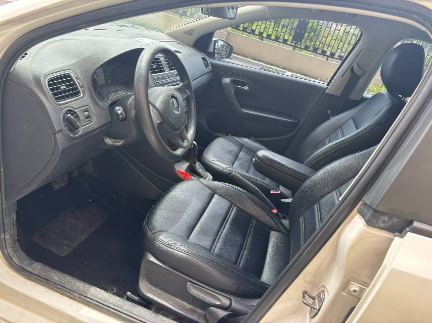 Volkswagen Polo 2015 car image #7