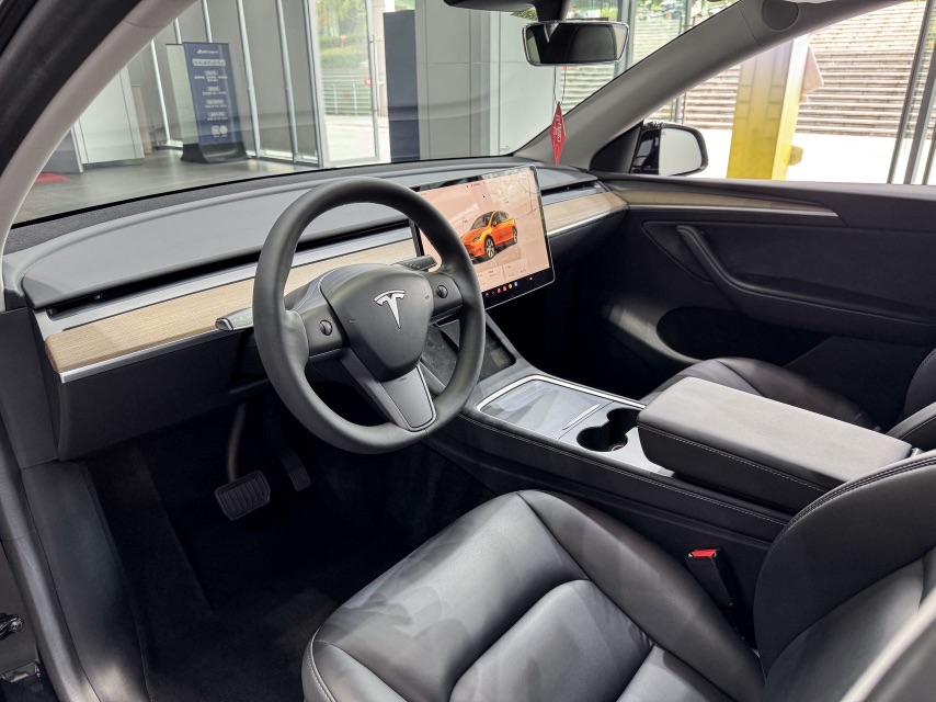 Tesla Model Y 2022 #7 Tesla Model Y 2022 car image #7