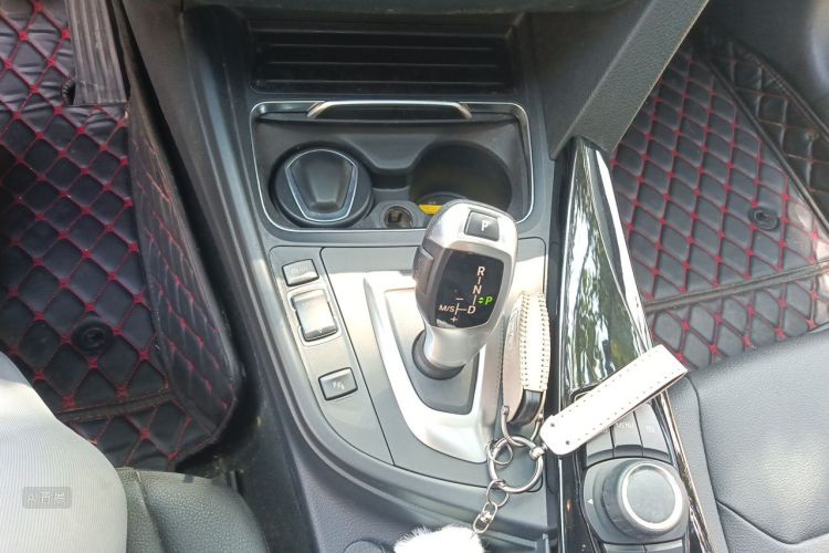 BMW 3 Series 2017 #16 BMW 3 Series 2017 car image #16