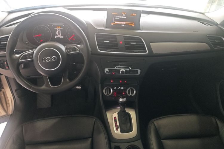 Audi Q3 2014 car image #10