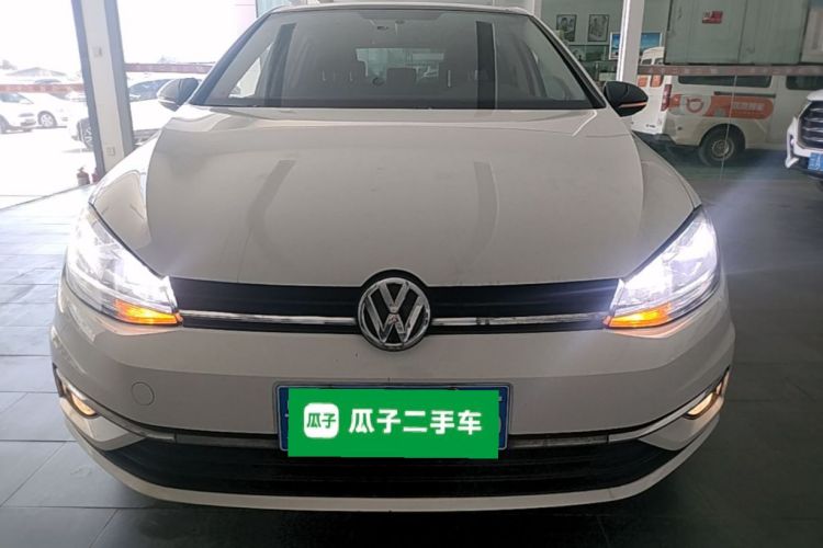 Volkswagen Golf 2018 car image #3