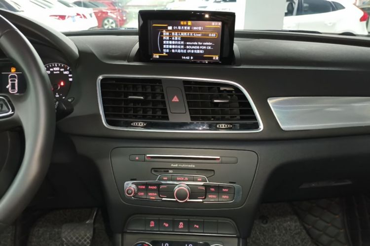 Audi Q3 2017 #13 Audi Q3 2017 car image #13