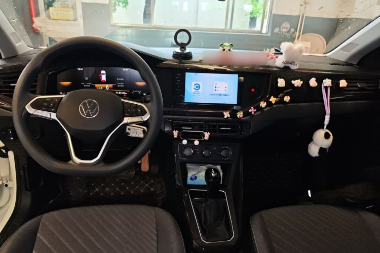 Volkswagen Lavida 2025 car image #12